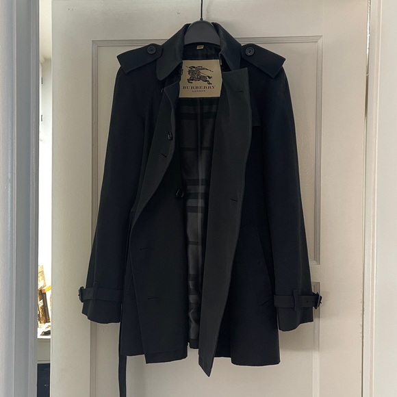 Burberry Trench - Picture 2 of 6